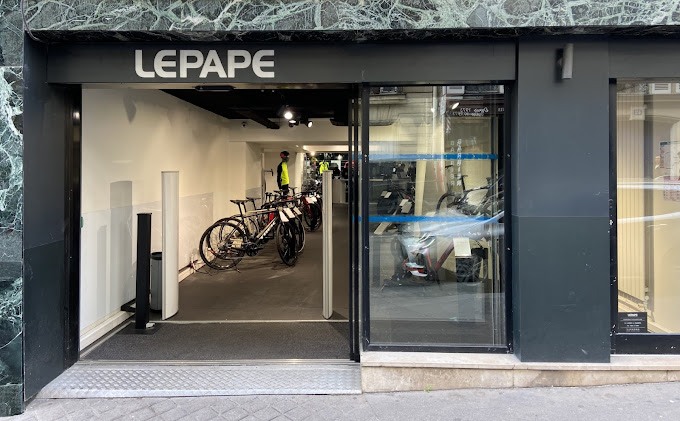 Lepape Store Paris Champs elysees